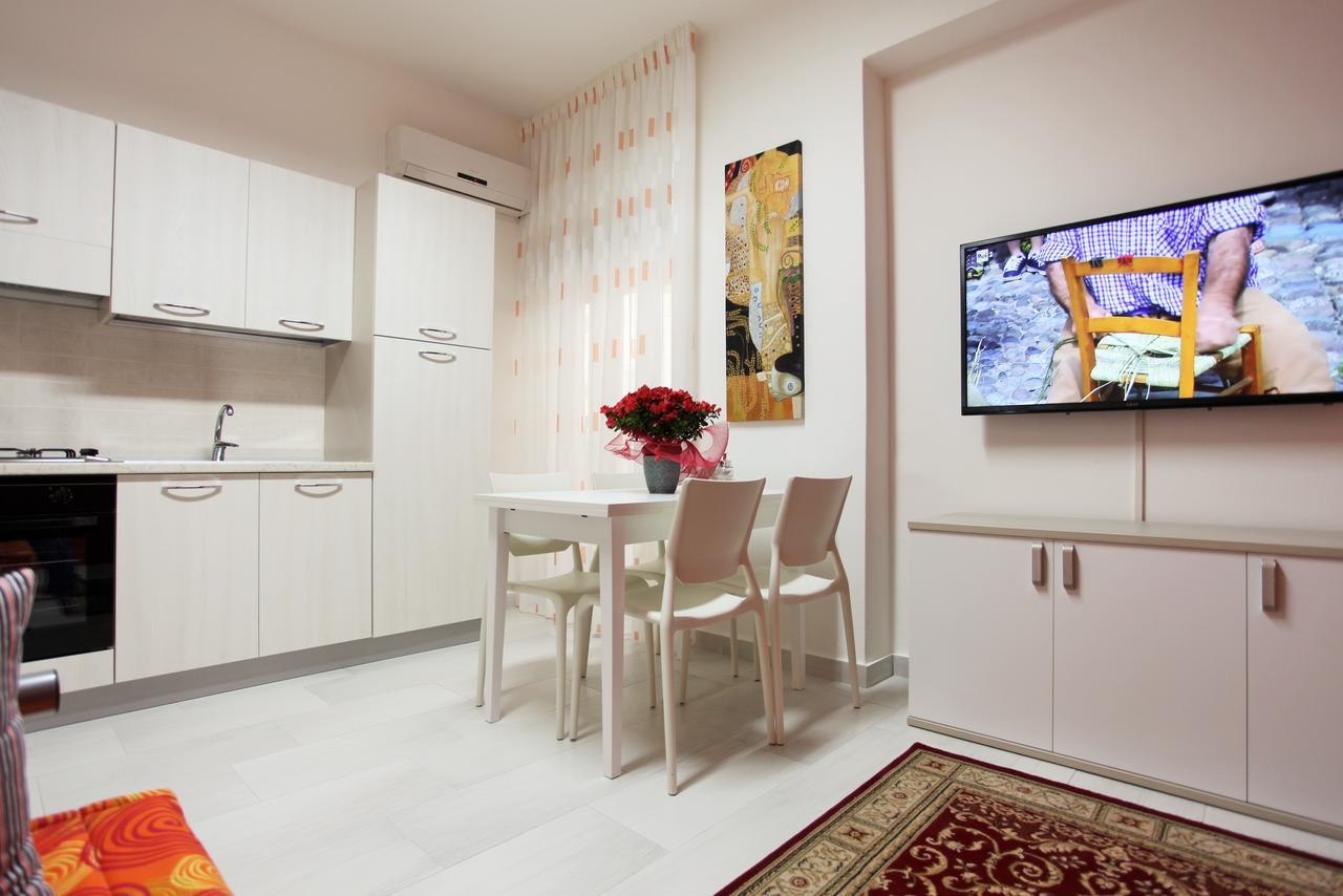 Central Apartments Crotone Exterior photo